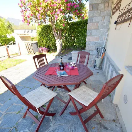 Spacious Holiday With Lake View In Ferienhaus