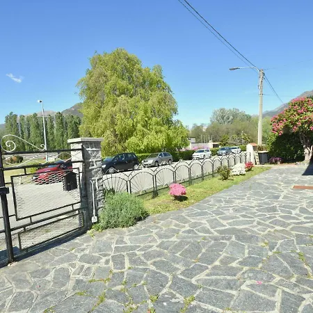 Spacious Holiday With Lake View In Ferienhaus