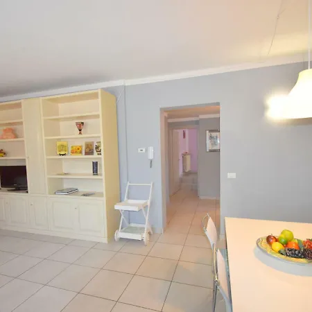 Ferienhaus Spacious Holiday With Lake View In *